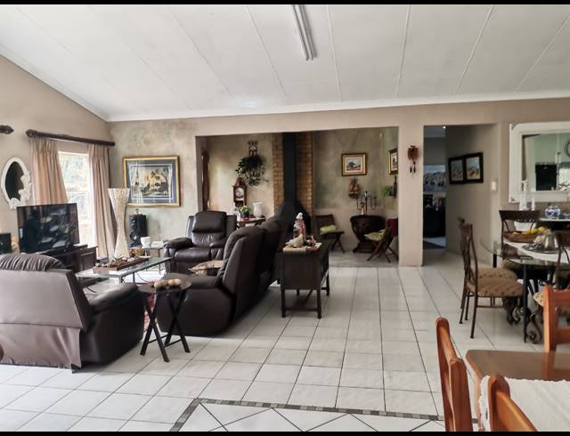 1,622HA SMALLHOLDING FOR SALE IN VISCHKUIL